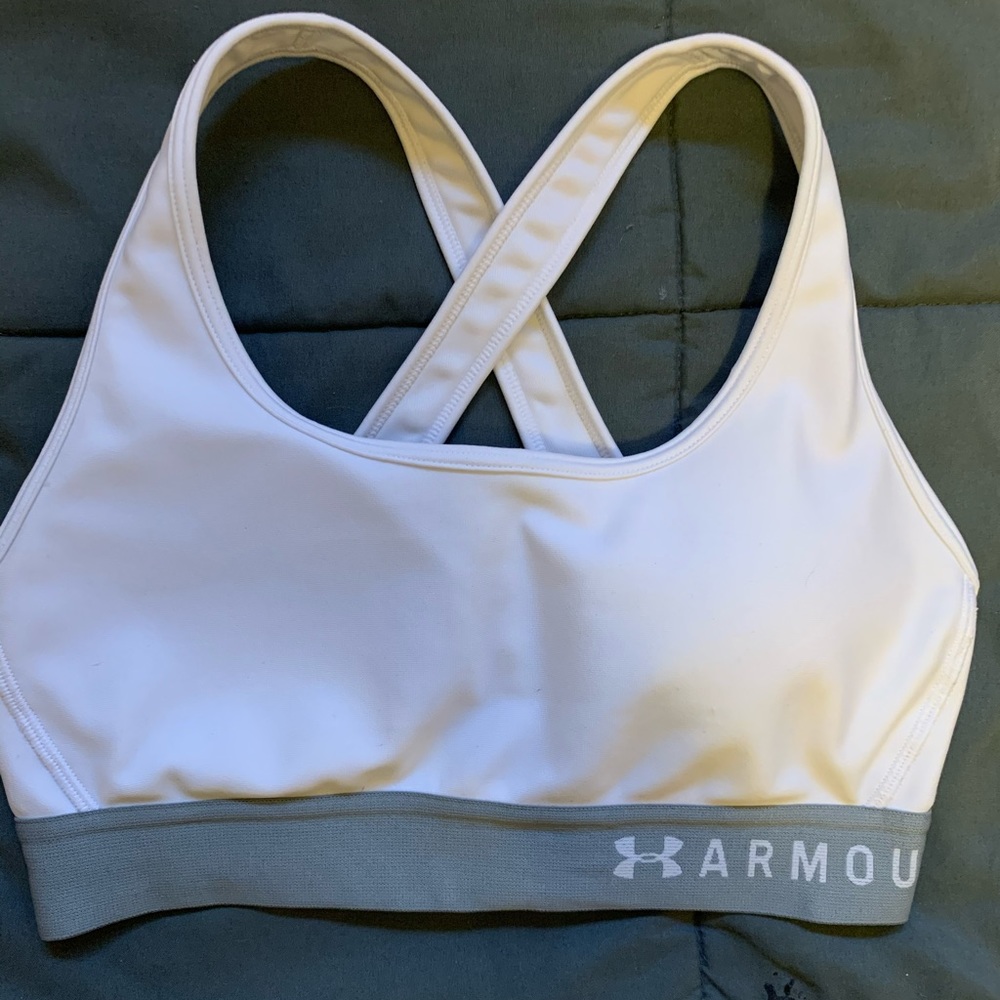 UNDER ARMOR WHITE BRA.